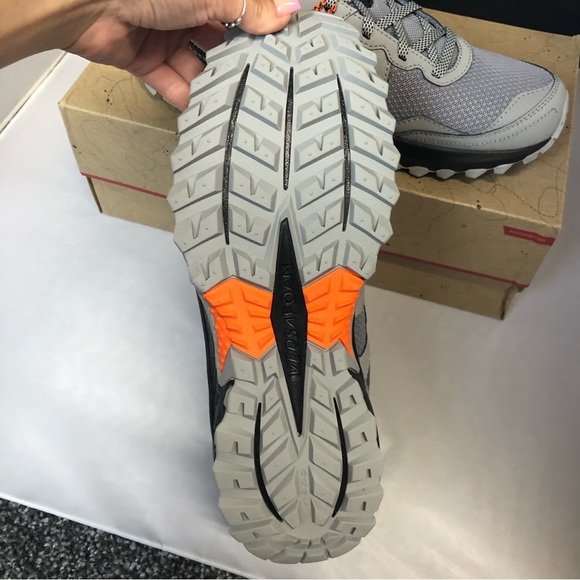 NIB Saucony Mens Excursion TR14 Tennis shoes in grey black and orange - Picture 6 of 11